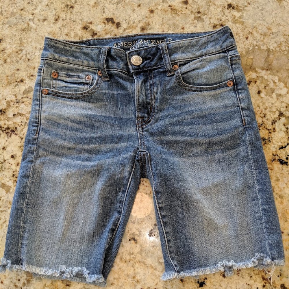 American Eagle Skinny Bermuda Shorts Size 00/24